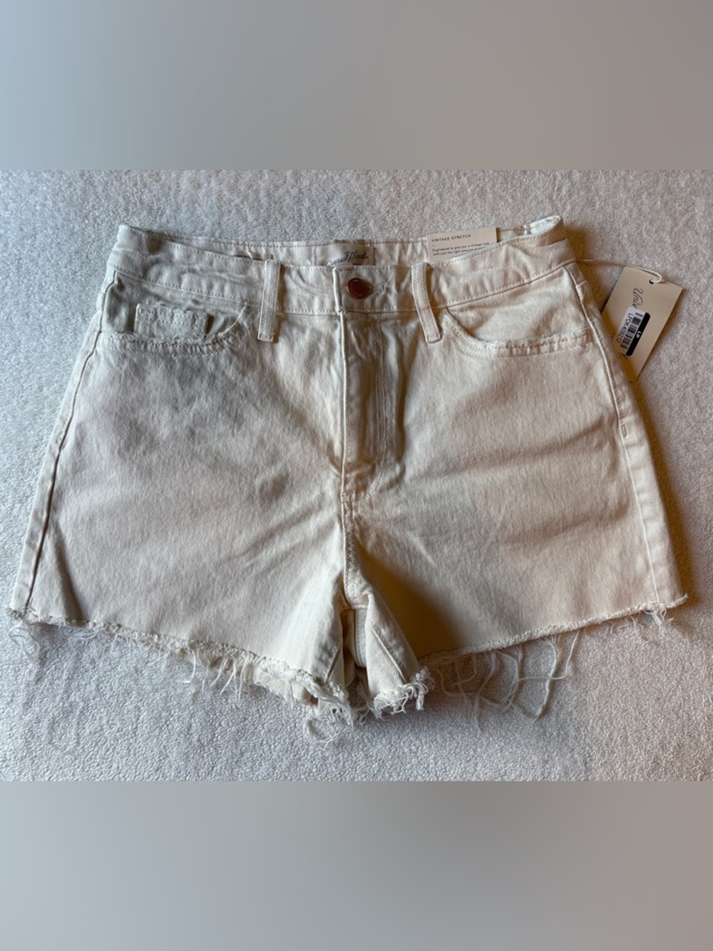 NWT Universal Thread Shorts. Sz 6. Vintage Stretch High Rise Curvy Shorties
